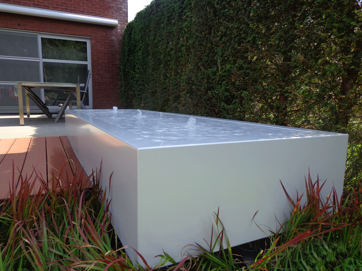 Mooi Plekje In De Tuin Voor De Corux Watertafel