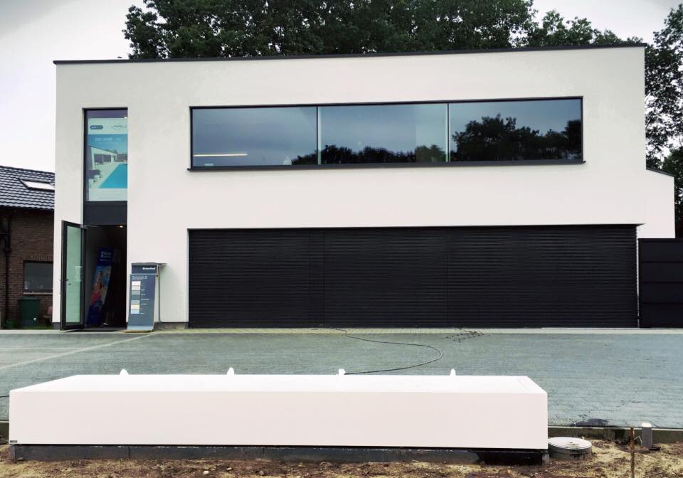 Een wit Corux Blue waterelement van 4 meter.